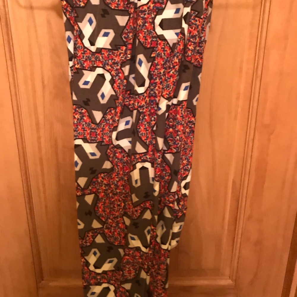 Digital wolf leggings